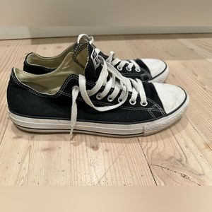 Converse Men’s Shoes Size 9.5 US